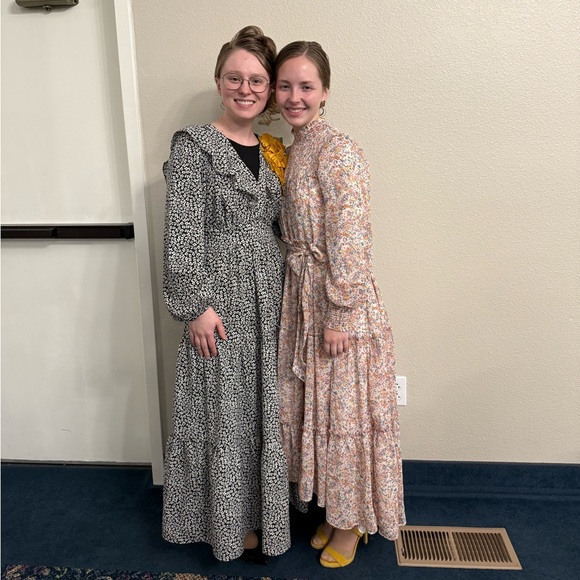 Meet your Posher, Alyssa - Picture 14 of 15